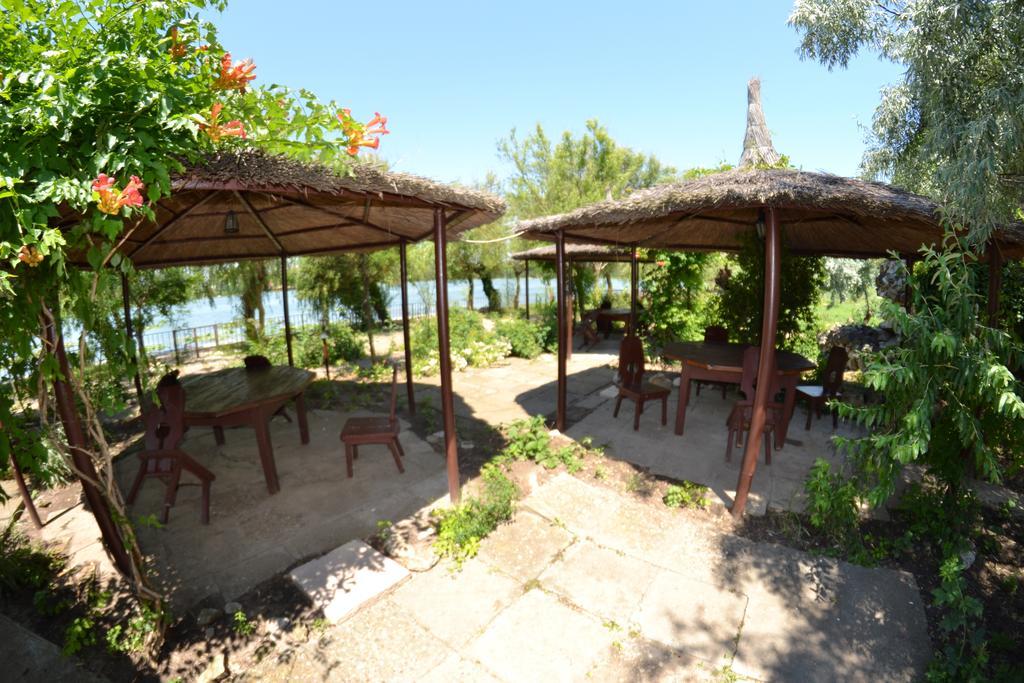 Hotel Complex Amazon Neptun Habitación foto